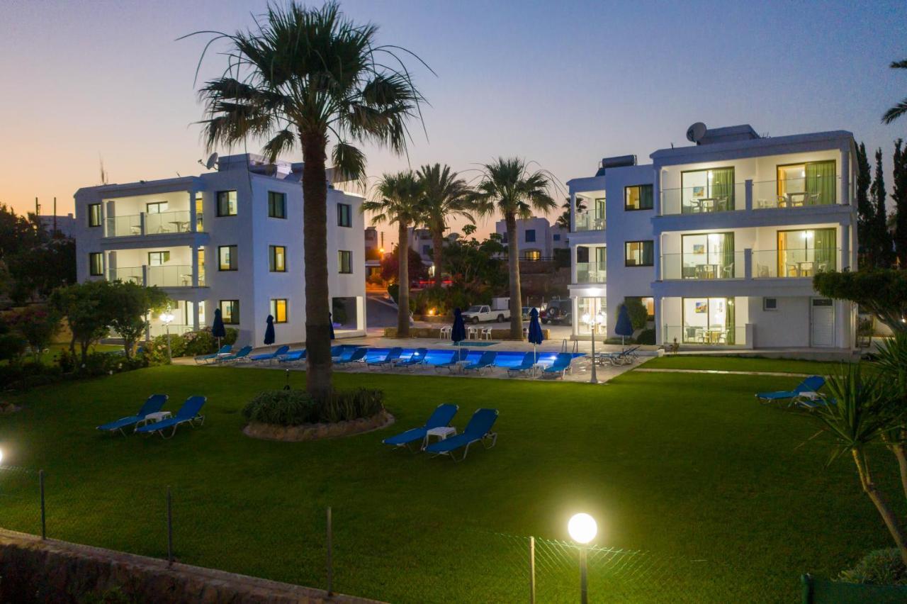 Rododafni Beach Apartments Paphos Exterior photo